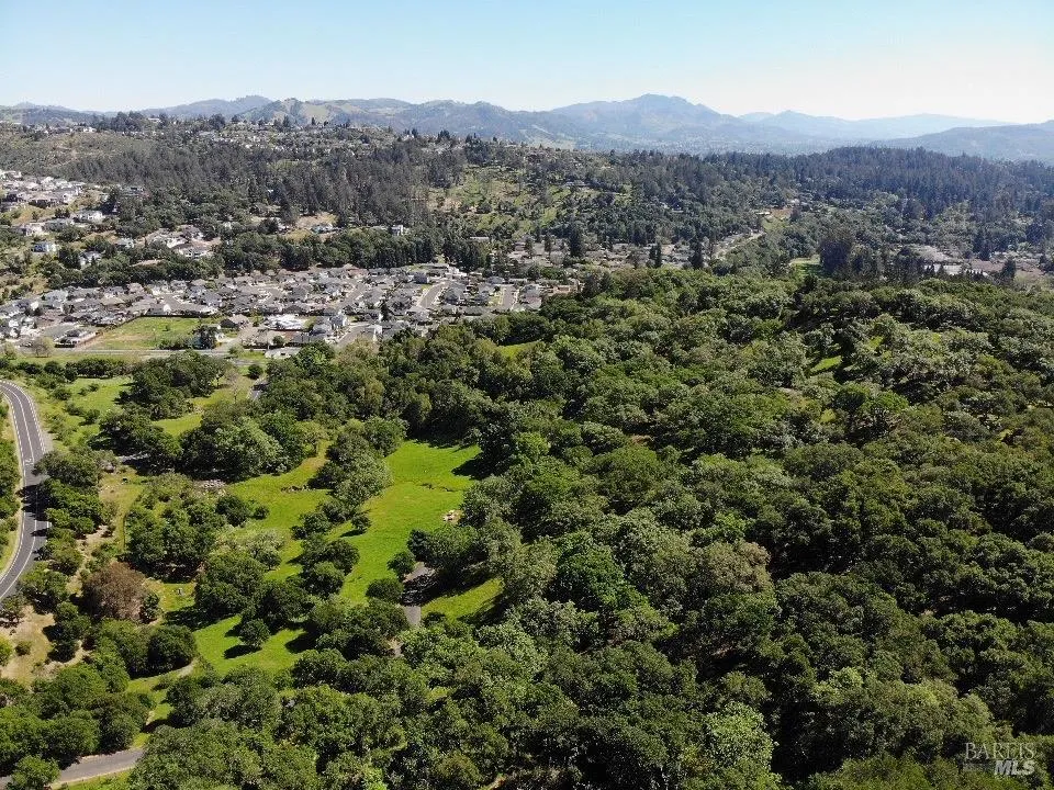 3779 Nielsen Road Santa Rosa, CA 95404