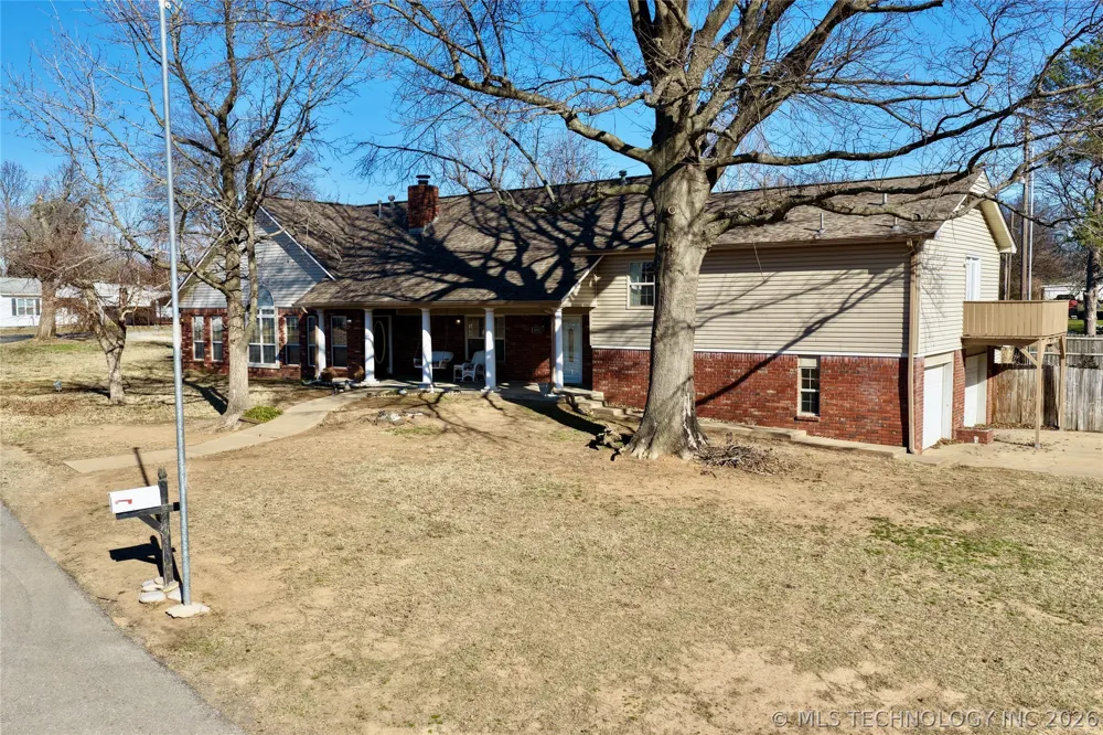 1002 W Knisley Avenue Checotah, OK 74426