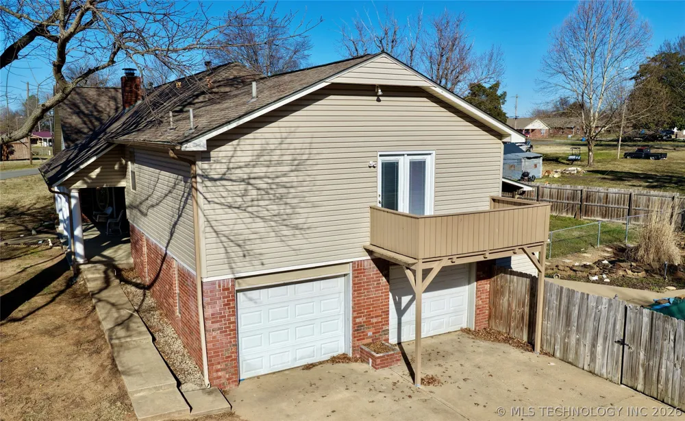 1002 W Knisley Avenue Checotah, OK 74426