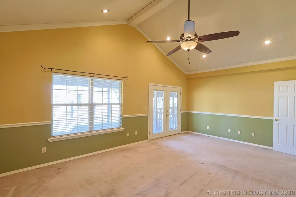 1002 W Knisley Avenue Checotah, OK 74426