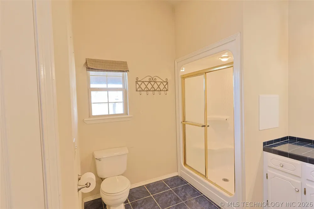 1002 W Knisley Avenue Checotah, OK 74426