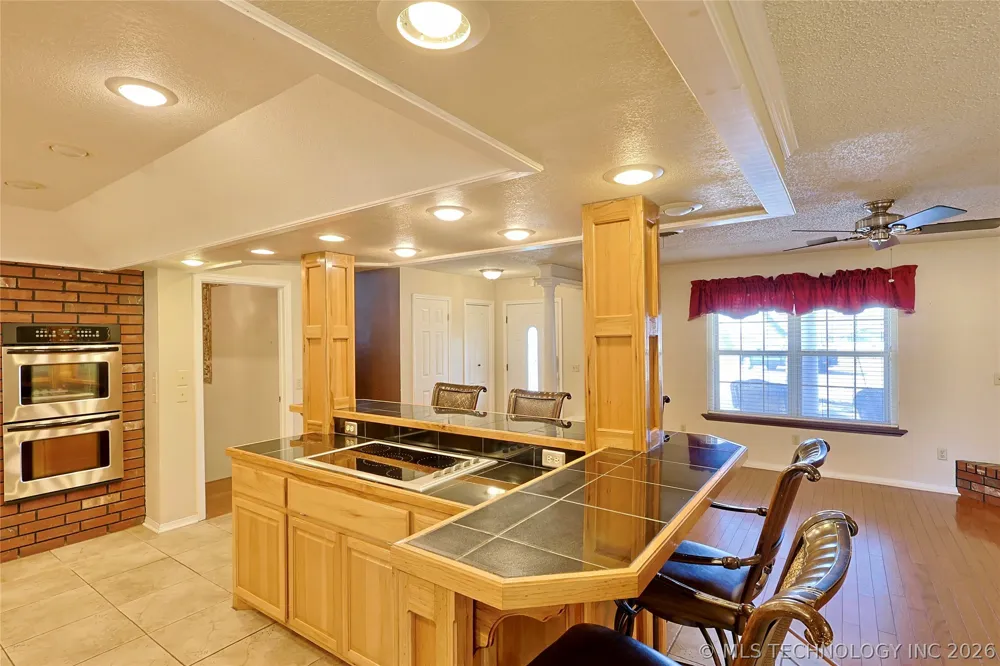 1002 W Knisley Avenue Checotah, OK 74426
