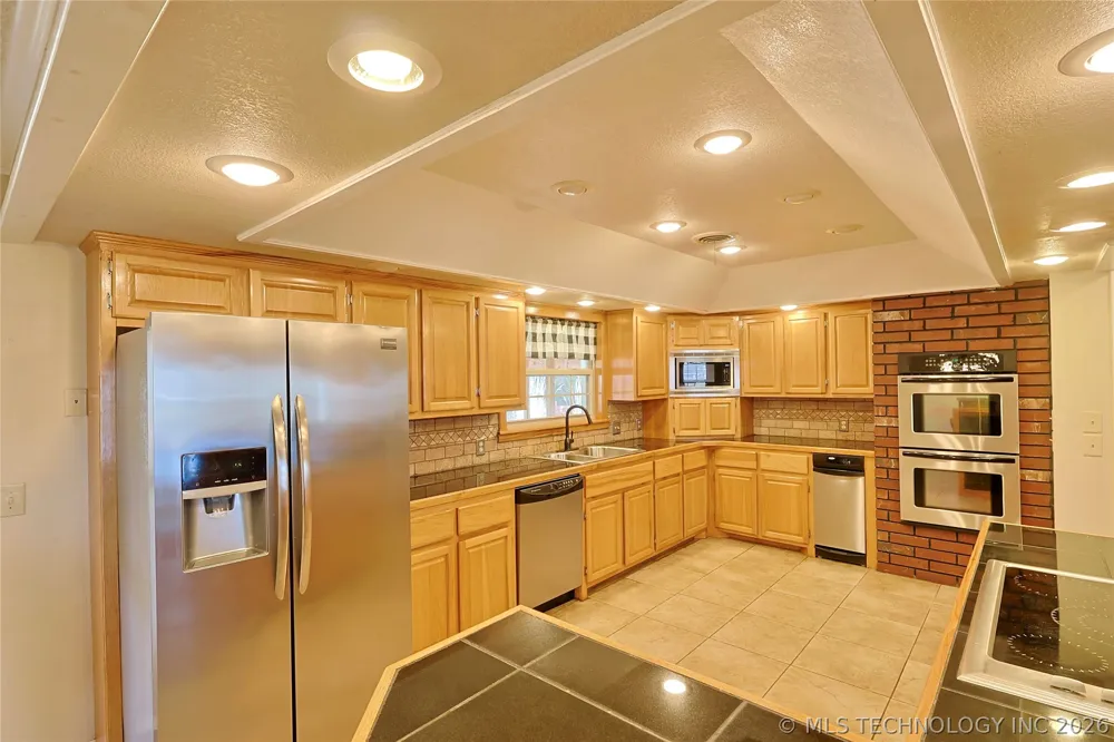 1002 W Knisley Avenue Checotah, OK 74426