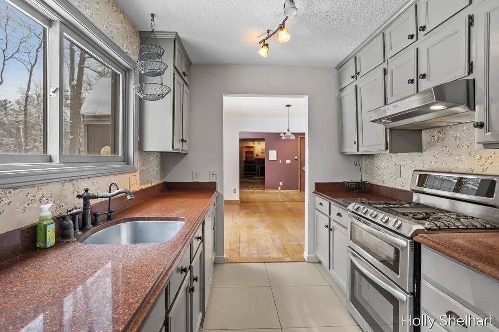 903 Cram Lane Albion, MI 49224