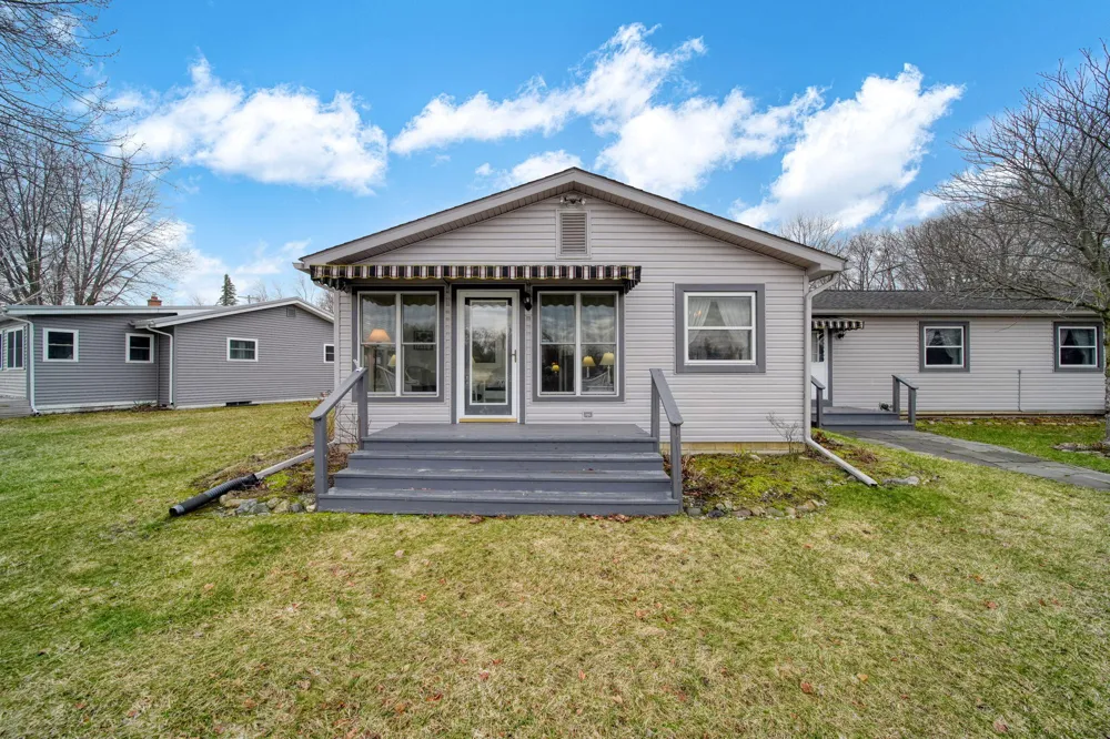 228 Oak Grove Drive Brooklyn, MI 49230