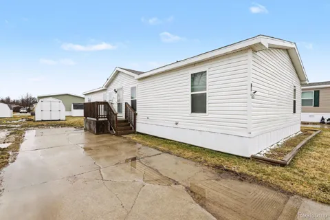4281 Louie Ln