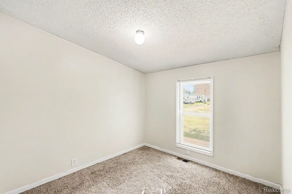 4281 Louie Ln North Branch Village, MI 48461
