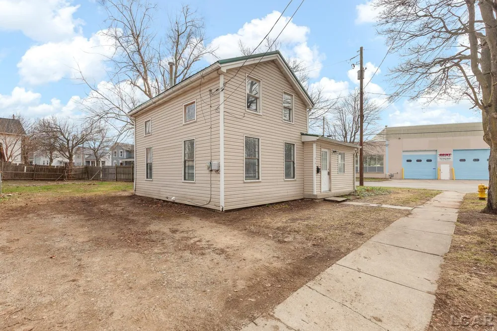 206 Ormsby Street Adrian City, MI 49221