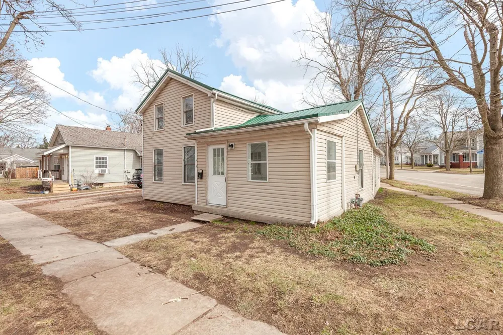 206 Ormsby Street Adrian City, MI 49221