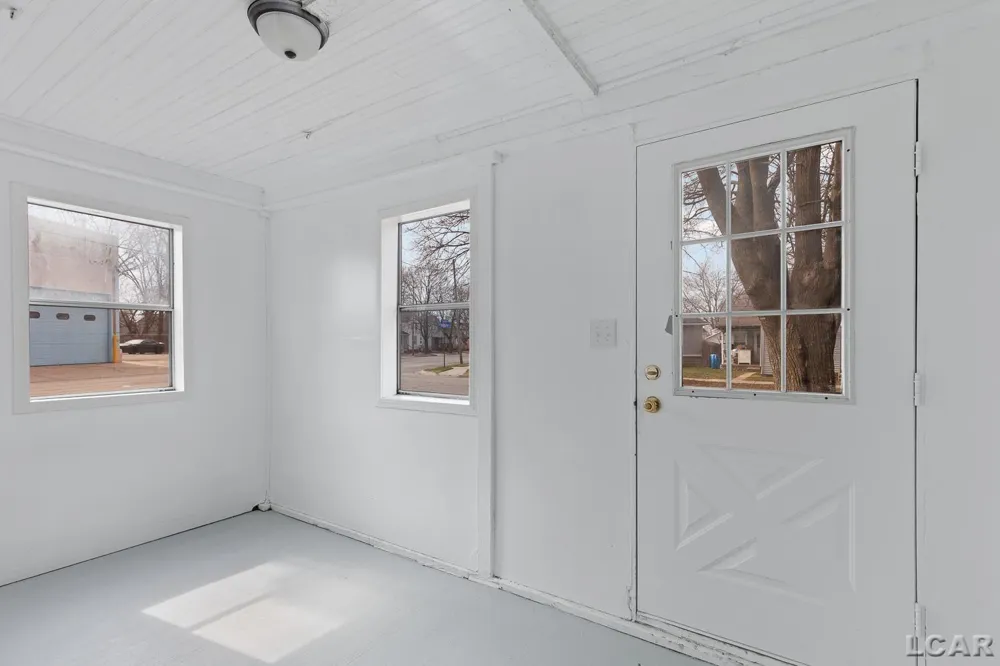 206 Ormsby Street Adrian City, MI 49221