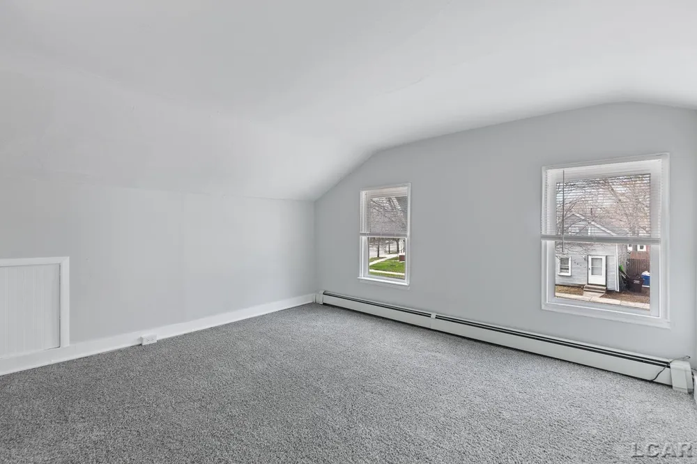 206 Ormsby Street Adrian City, MI 49221