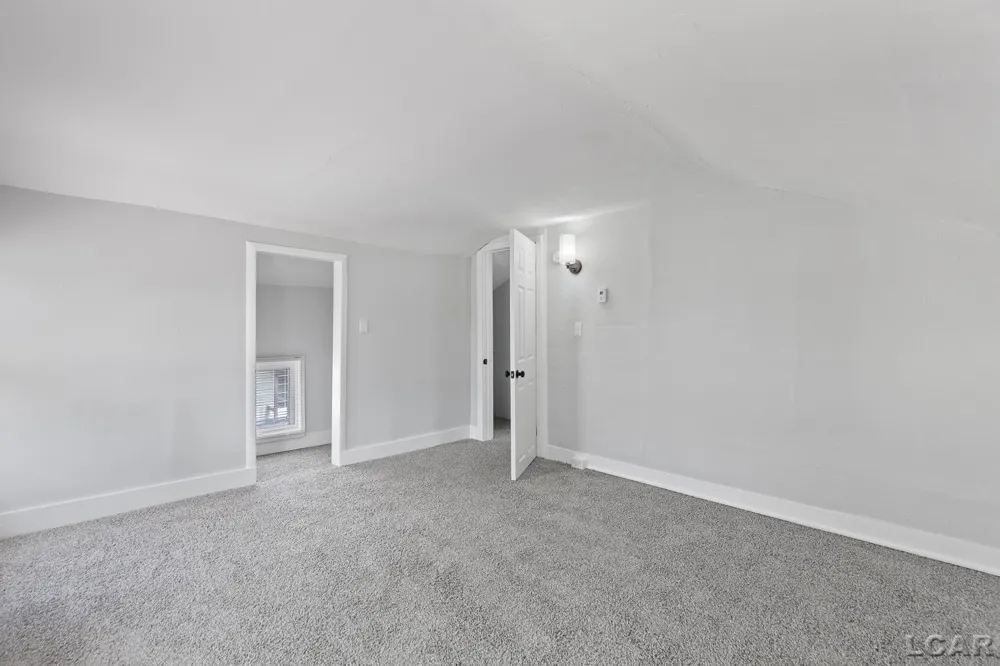 206 Ormsby Street Adrian City, MI 49221