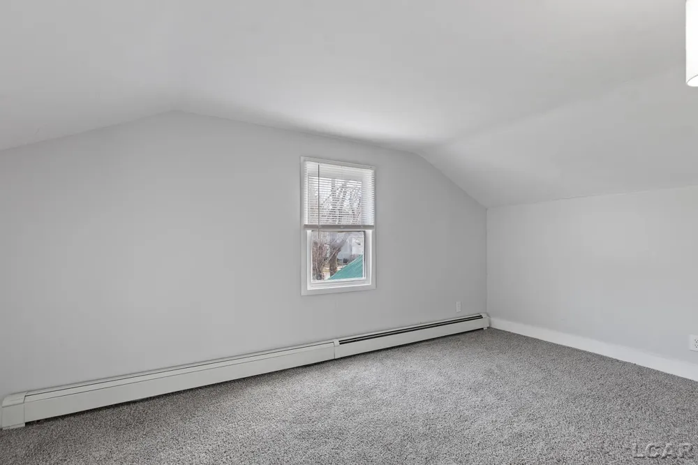 206 Ormsby Street Adrian City, MI 49221
