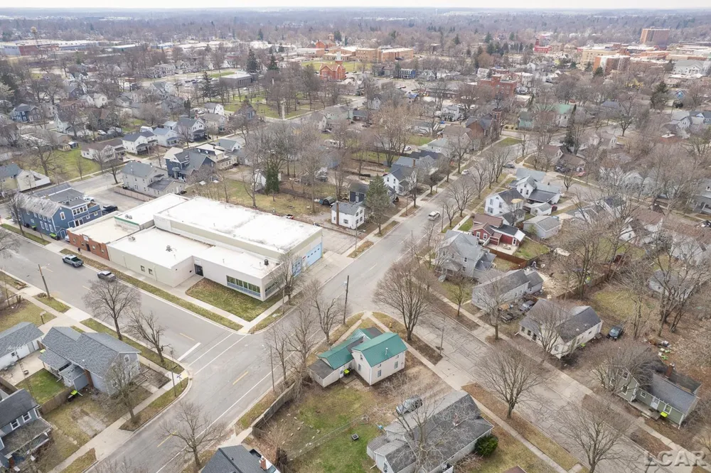 206 Ormsby Street Adrian City, MI 49221