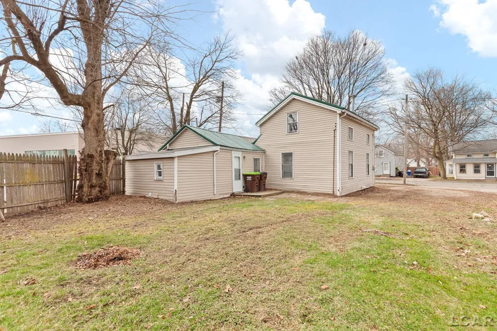 206 Ormsby Street Adrian City, MI 49221