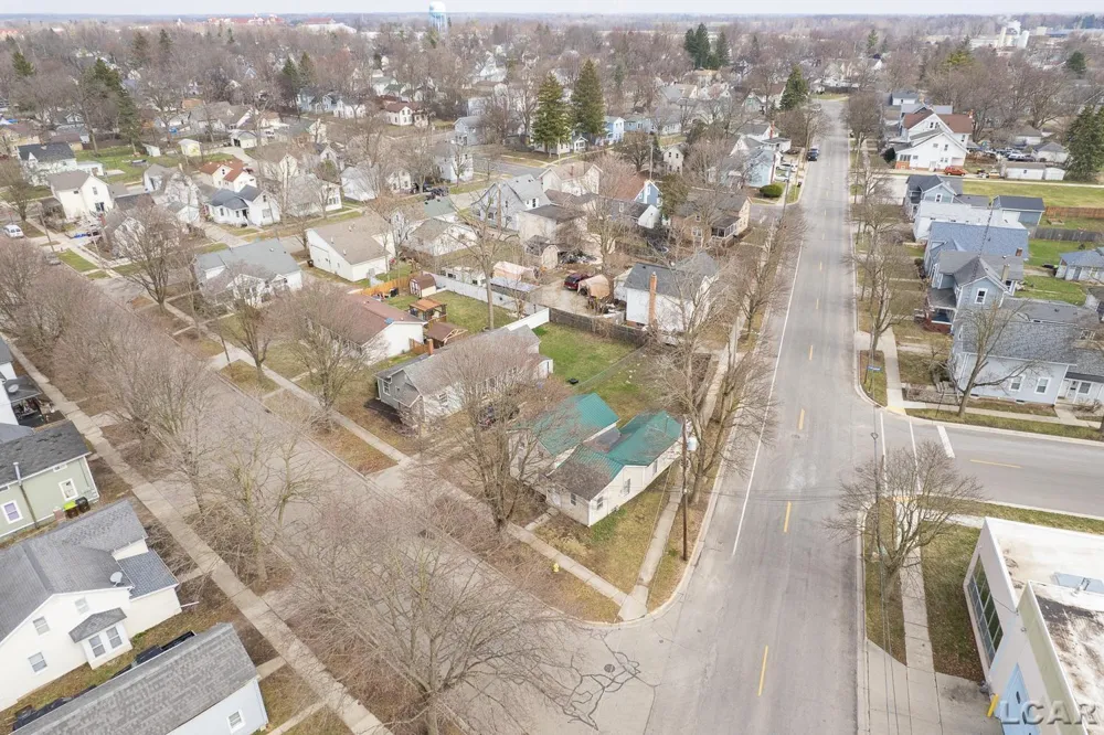 206 Ormsby Street Adrian City, MI 49221