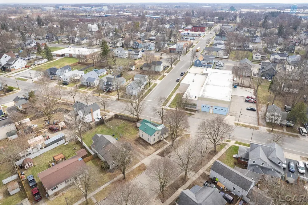 206 Ormsby Street Adrian City, MI 49221