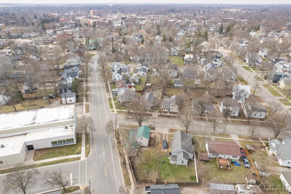 206 Ormsby Street Adrian City, MI 49221