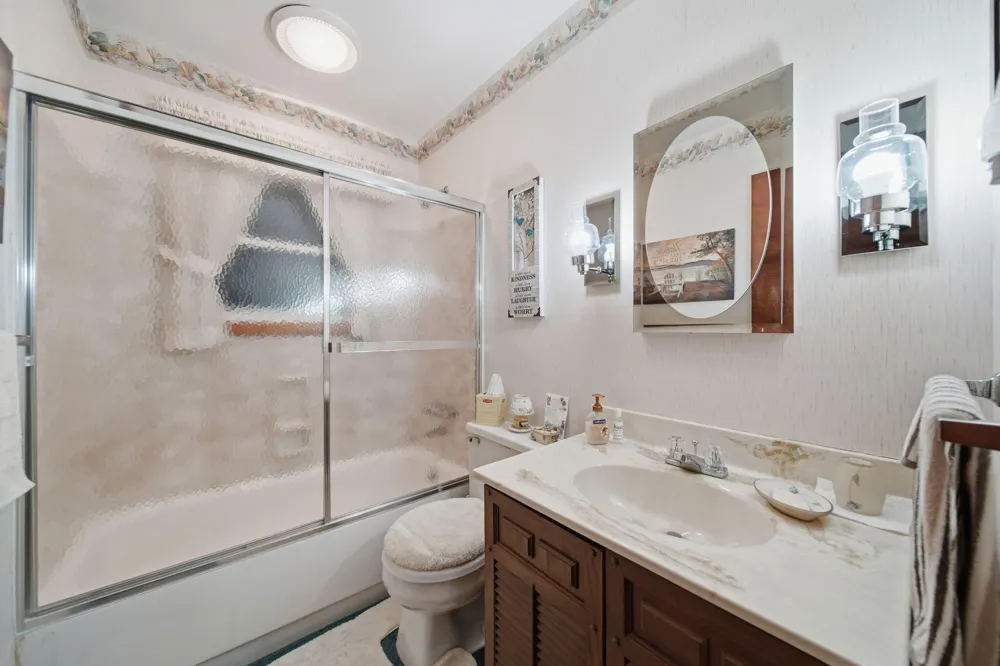 228 Oak Grove Drive Cambridge Township, MI 49230
