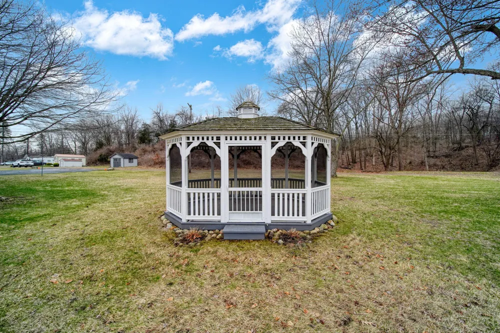 228 Oak Grove Drive Cambridge Township, MI 49230