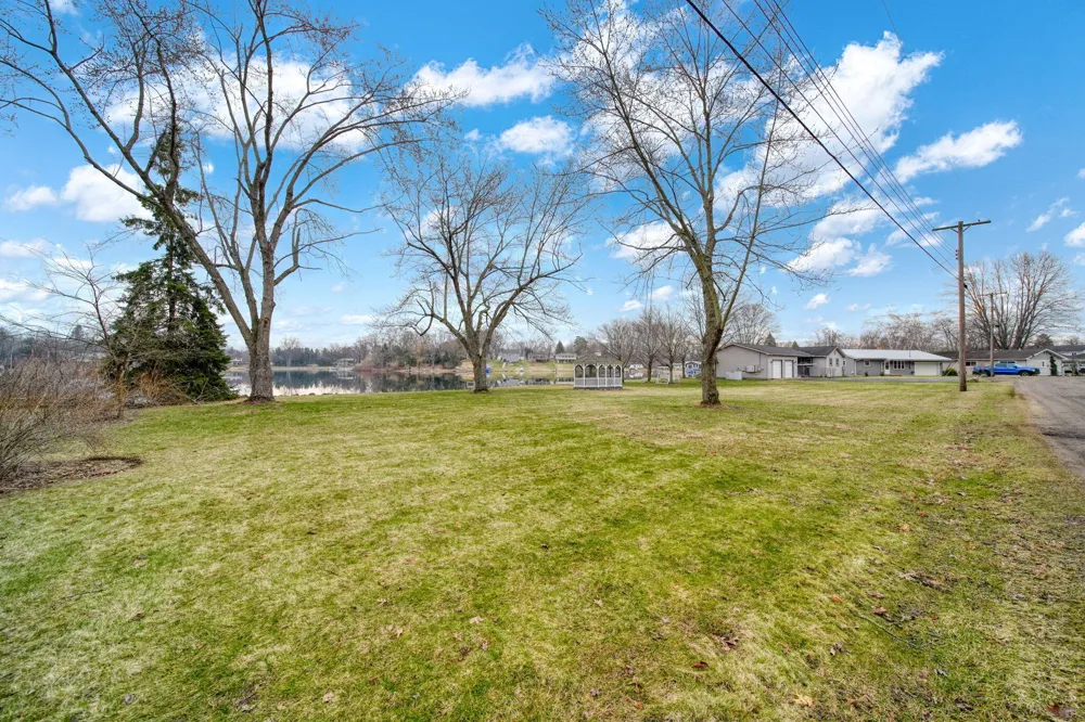 228 Oak Grove Drive Cambridge Township, MI 49230