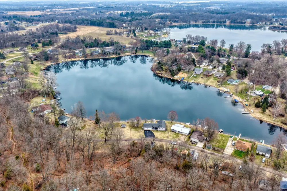 228 Oak Grove Drive Cambridge Township, MI 49230