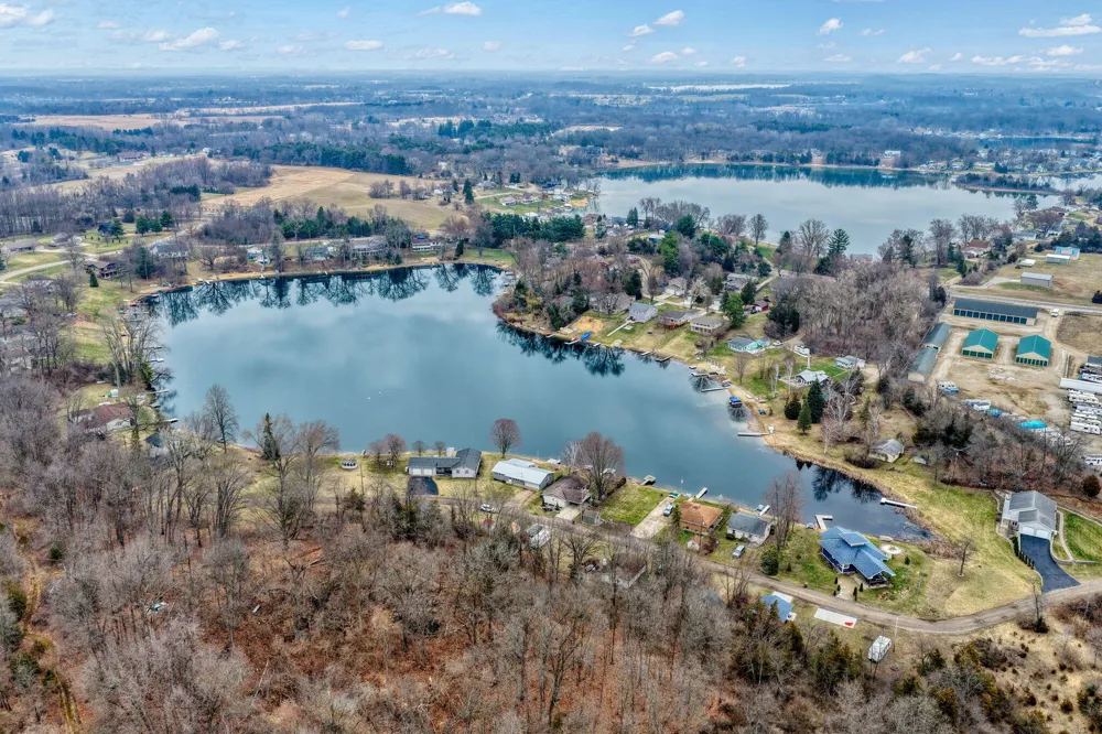 228 Oak Grove Drive Cambridge Township, MI 49230