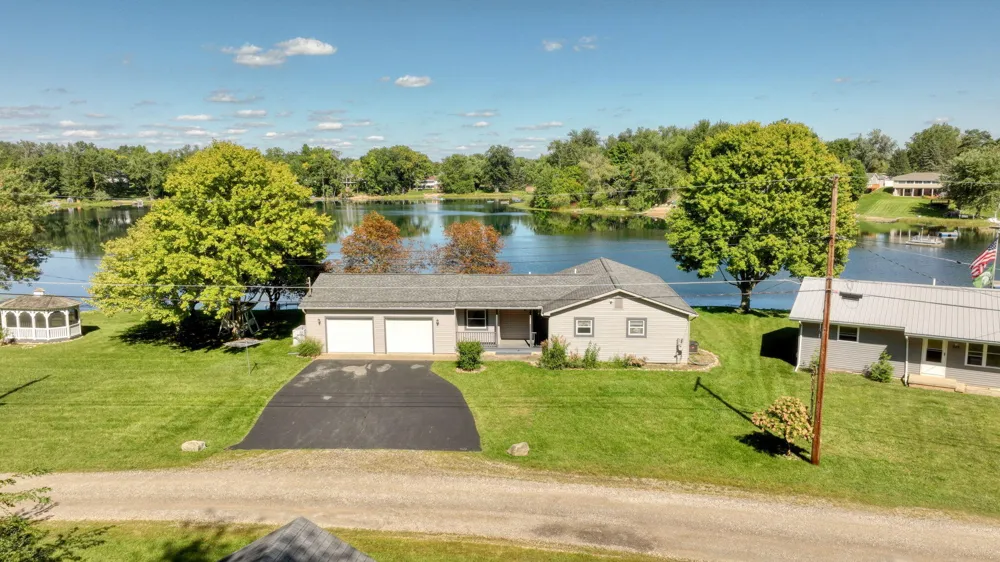 228 Oak Grove Drive Cambridge Township, MI 49230