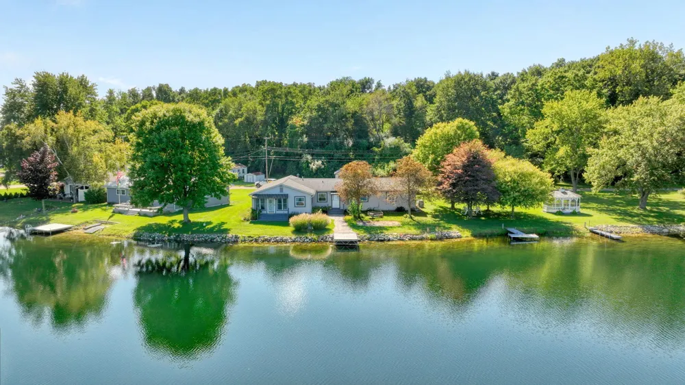 228 Oak Grove Drive Cambridge Township, MI 49230