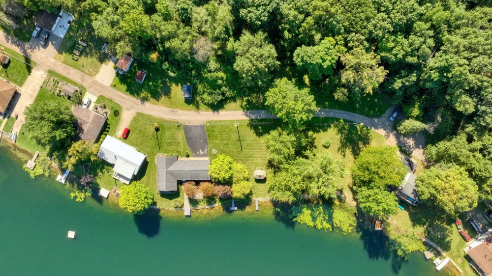 228 Oak Grove Drive Cambridge Township, MI 49230