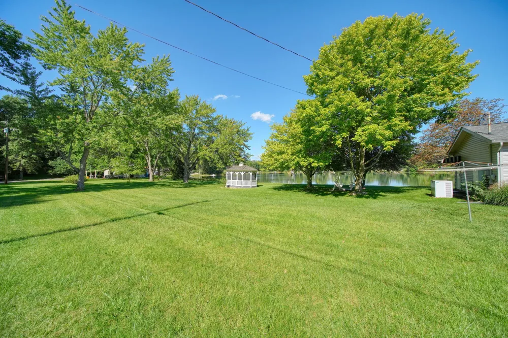 228 Oak Grove Drive Cambridge Township, MI 49230