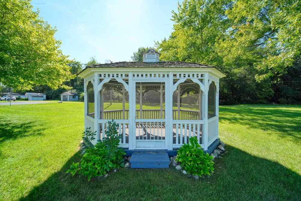 228 Oak Grove Drive Cambridge Township, MI 49230