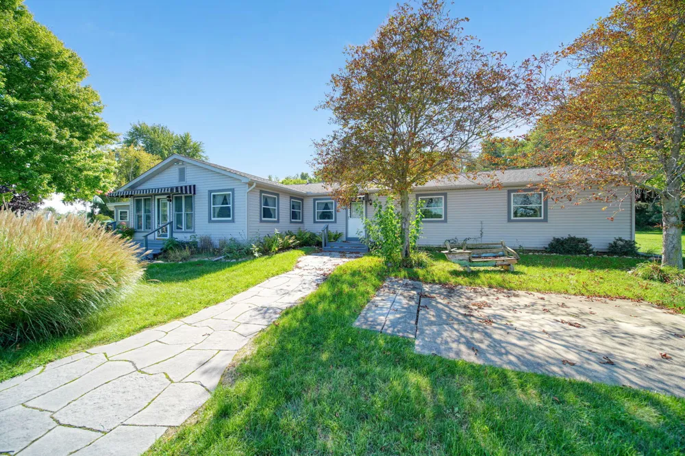 228 Oak Grove Drive Cambridge Township, MI 49230