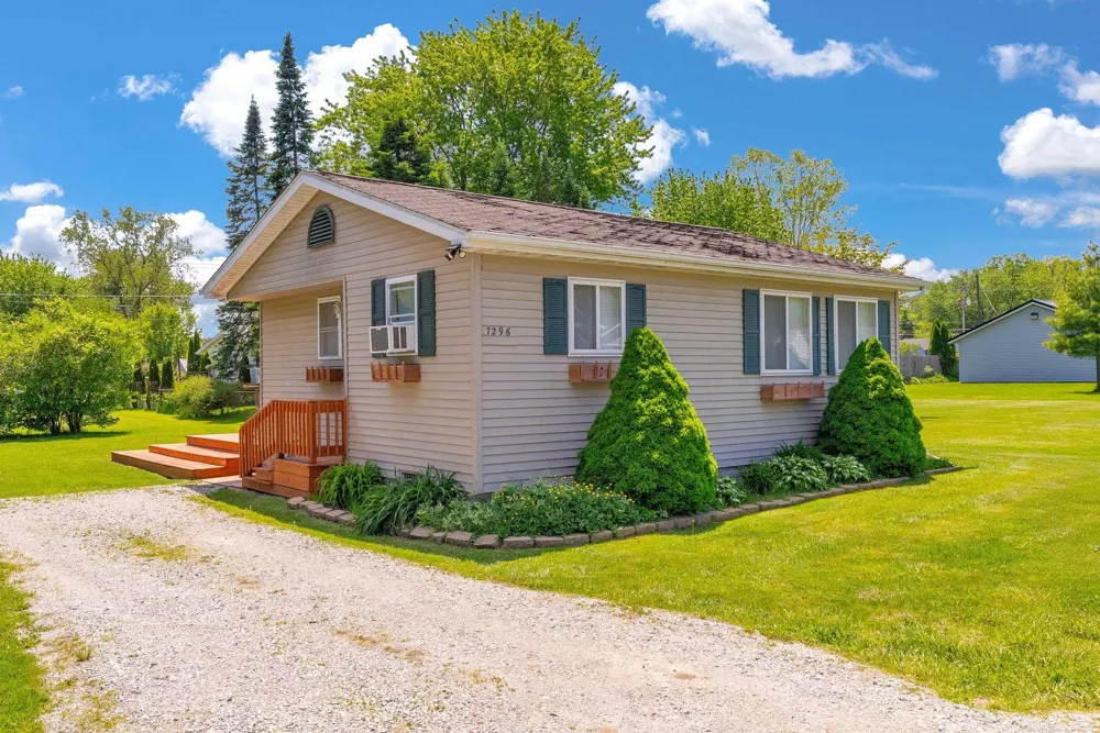 7296 Cedar Road Worth Township, MI 48450