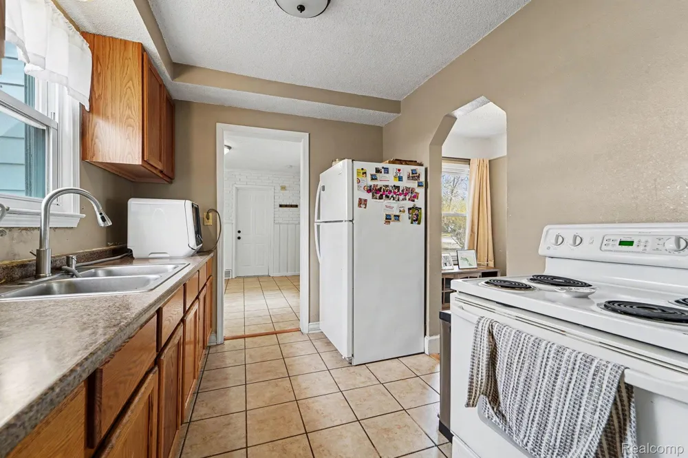 20620 Westhampton Avenue Southfield City, MI 48075