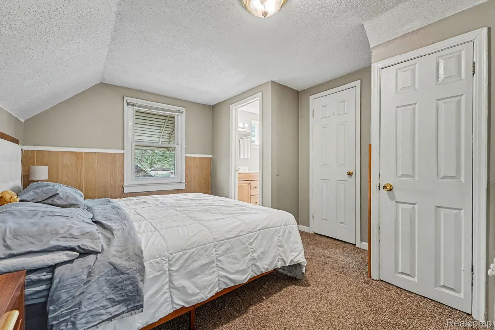 20620 Westhampton Avenue Southfield City, MI 48075