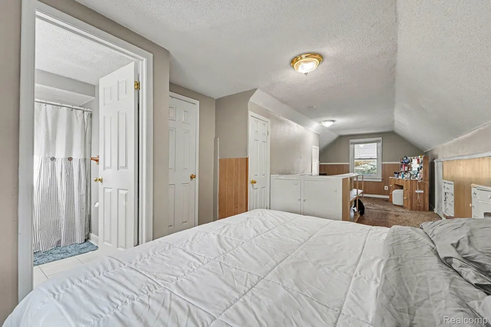 20620 Westhampton Avenue Southfield City, MI 48075