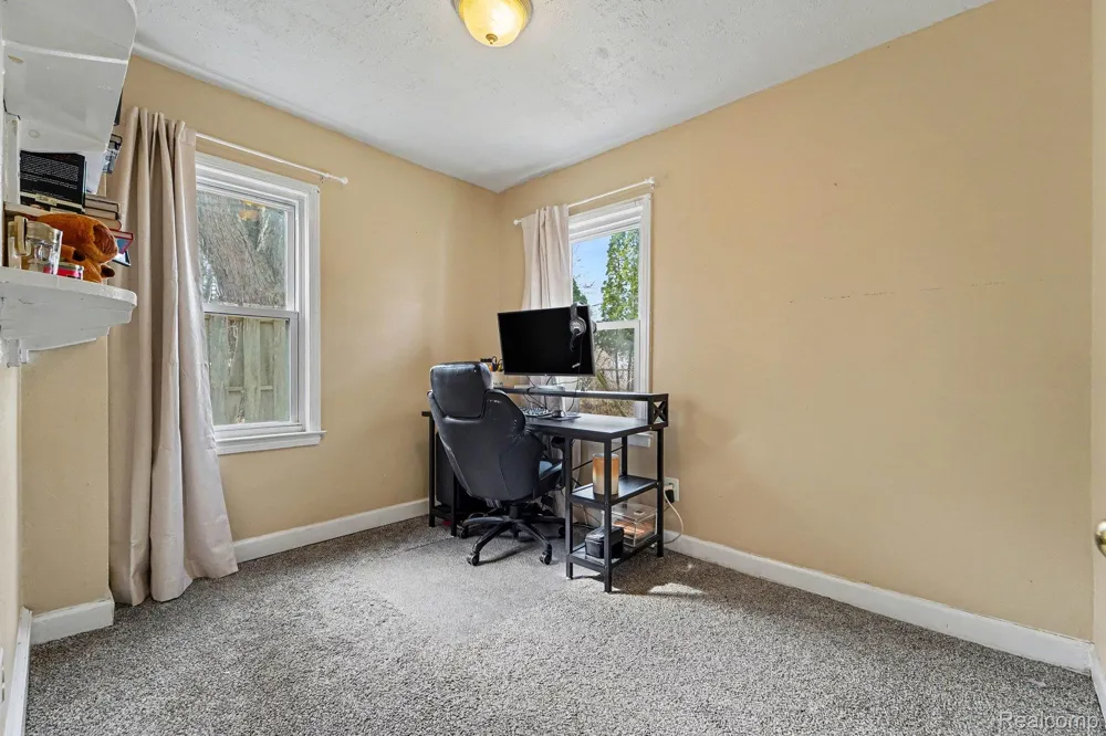 20620 Westhampton Avenue Southfield City, MI 48075