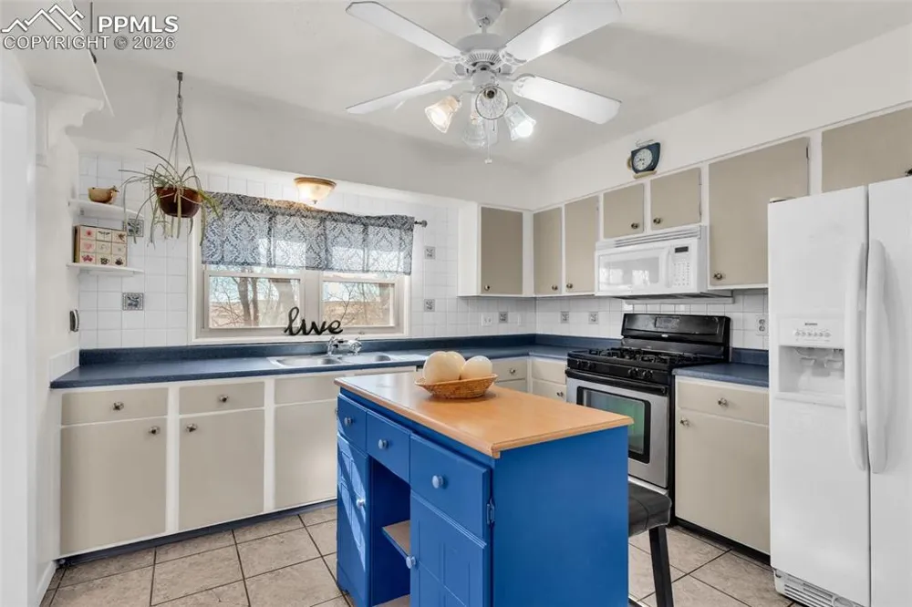 5796 Reef Place Colorado City, CO 81019