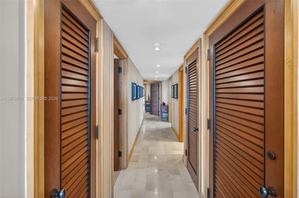 430 Grand Bay Dr #801 Key Biscayne, FL 33149