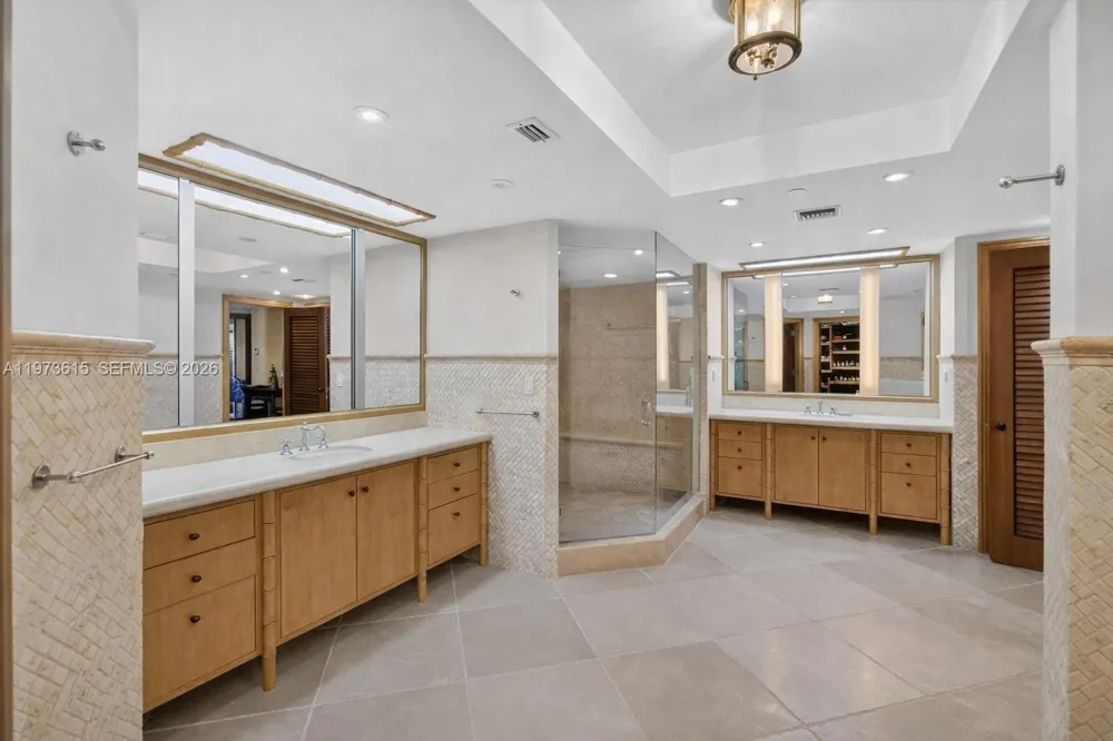 430 Grand Bay Dr #801 Key Biscayne, FL 33149
