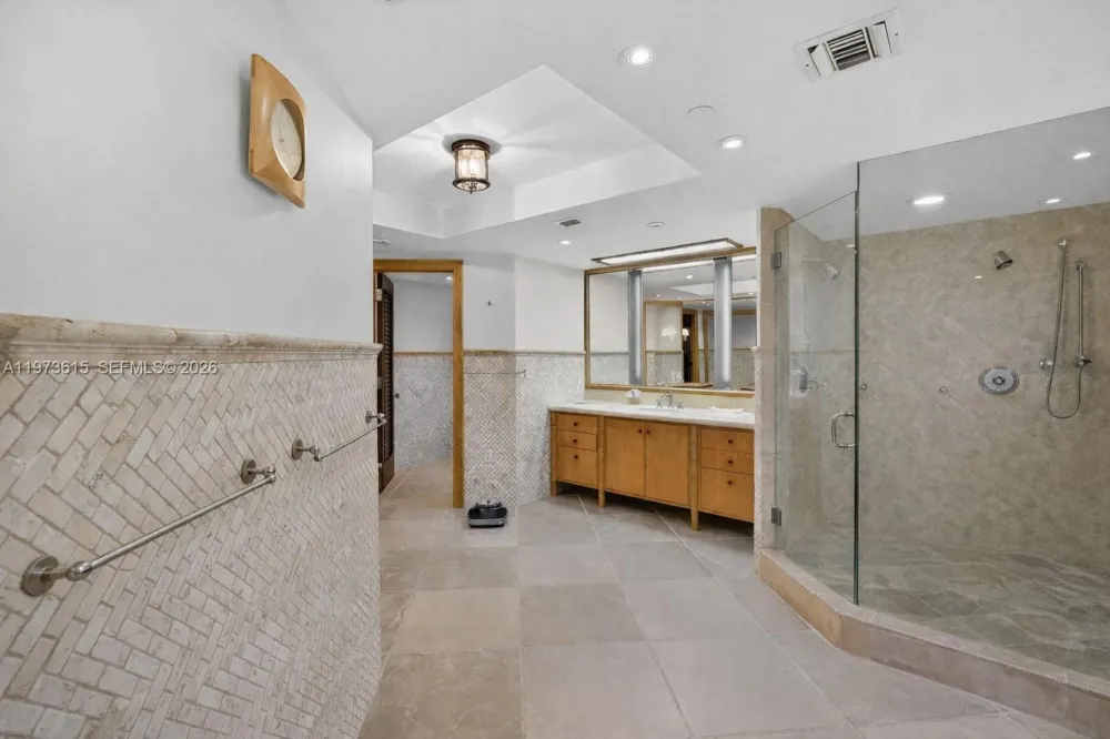 430 Grand Bay Dr #801 Key Biscayne, FL 33149