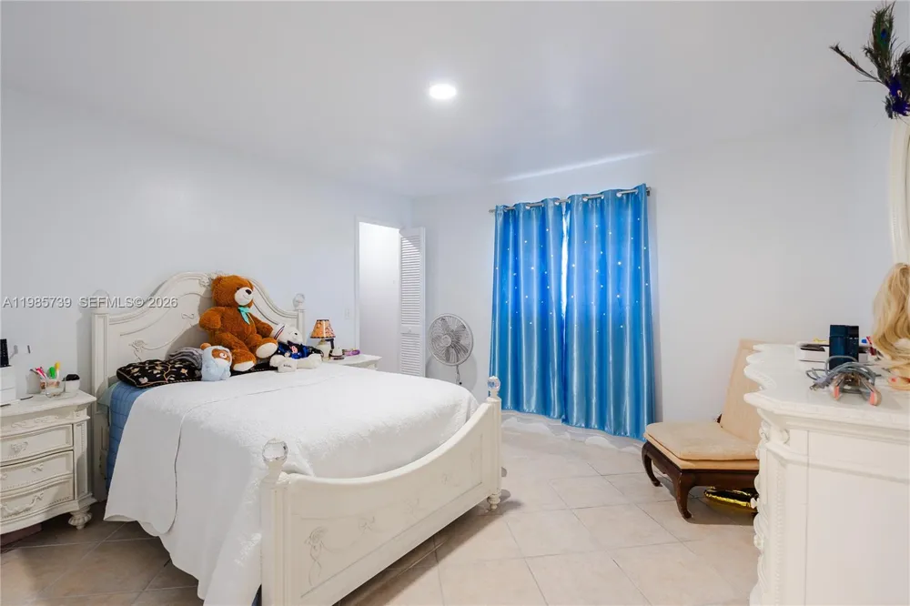 2908 NW 9TH TER Cape Coral, FL 33993