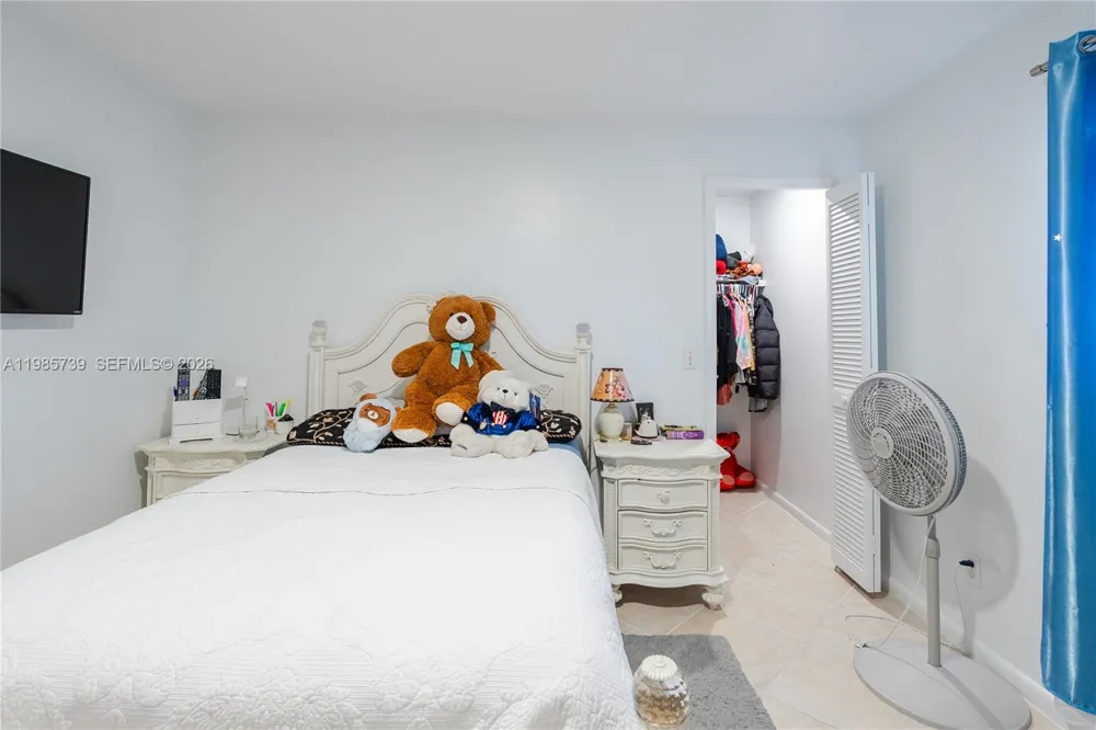 2908 NW 9TH TER Cape Coral, FL 33993