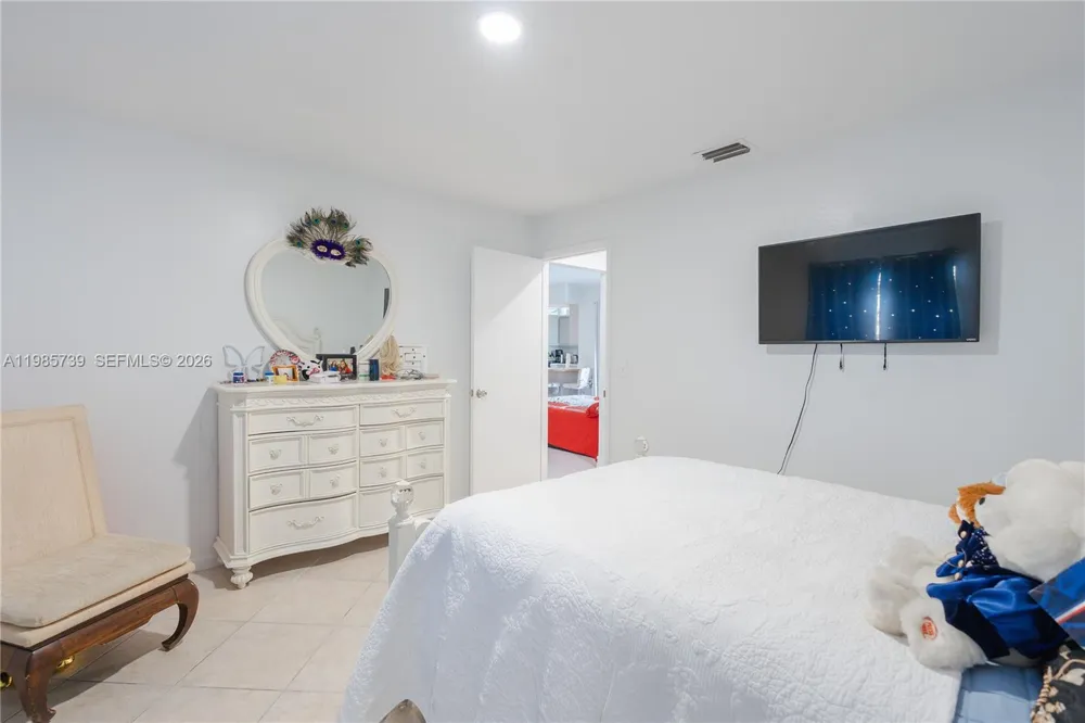 2908 NW 9TH TER Cape Coral, FL 33993