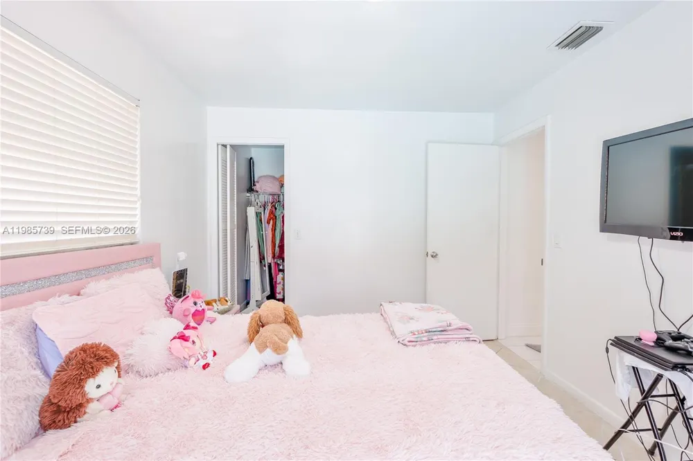 2908 NW 9TH TER Cape Coral, FL 33993