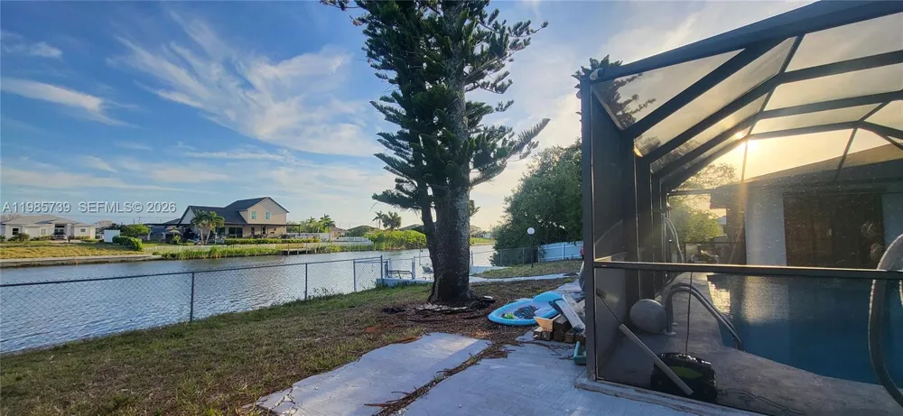2908 NW 9TH TER Cape Coral, FL 33993