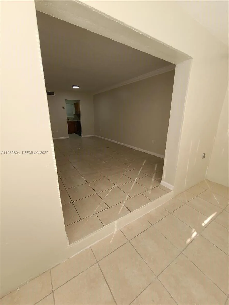 140 Royal Palm Rd #107 Hialeah Gardens, FL 33016