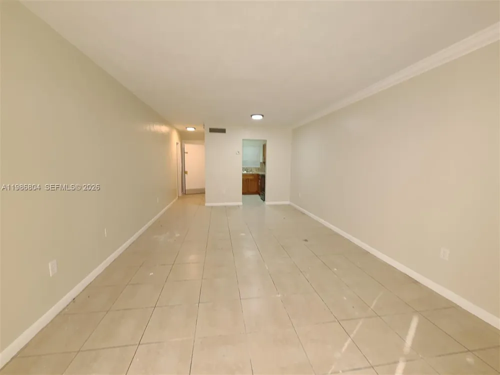 140 Royal Palm Rd #107 Hialeah Gardens, FL 33016