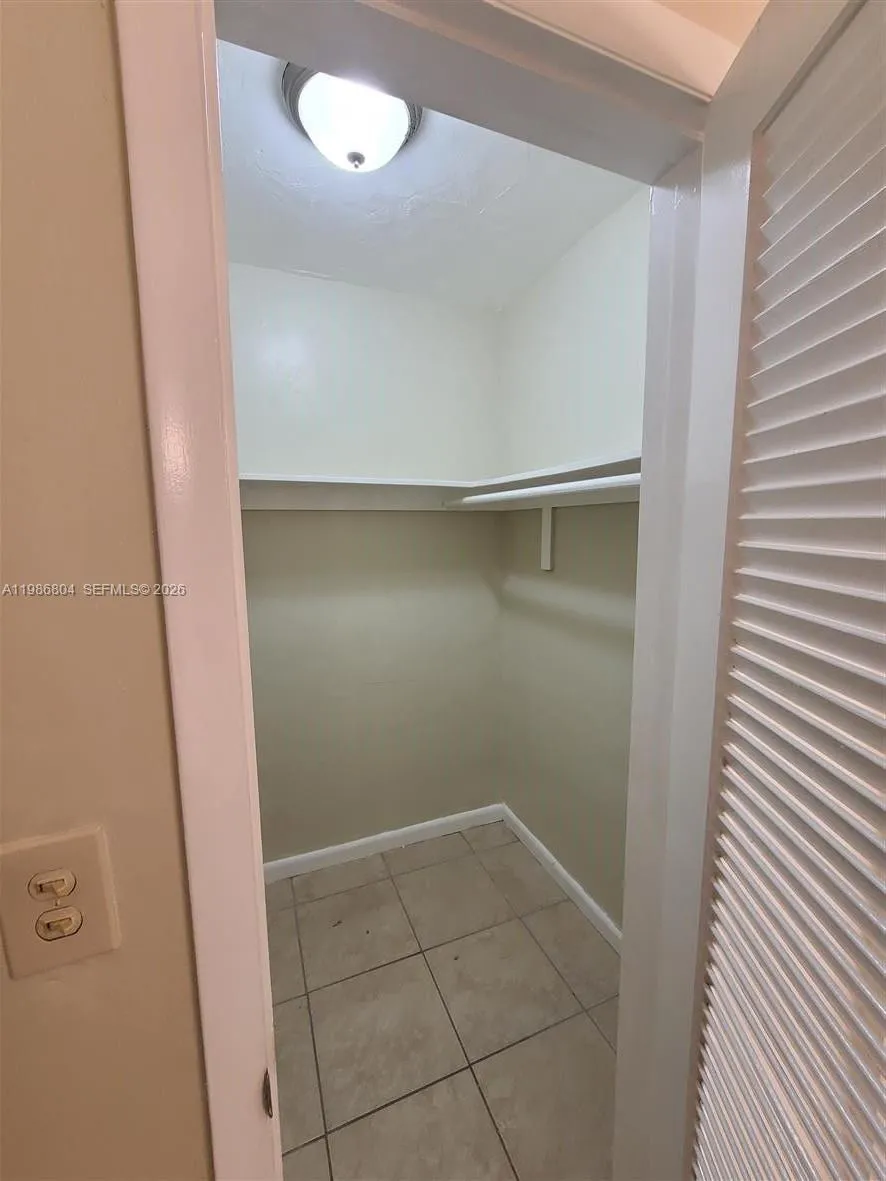 140 Royal Palm Rd #107 Hialeah Gardens, FL 33016